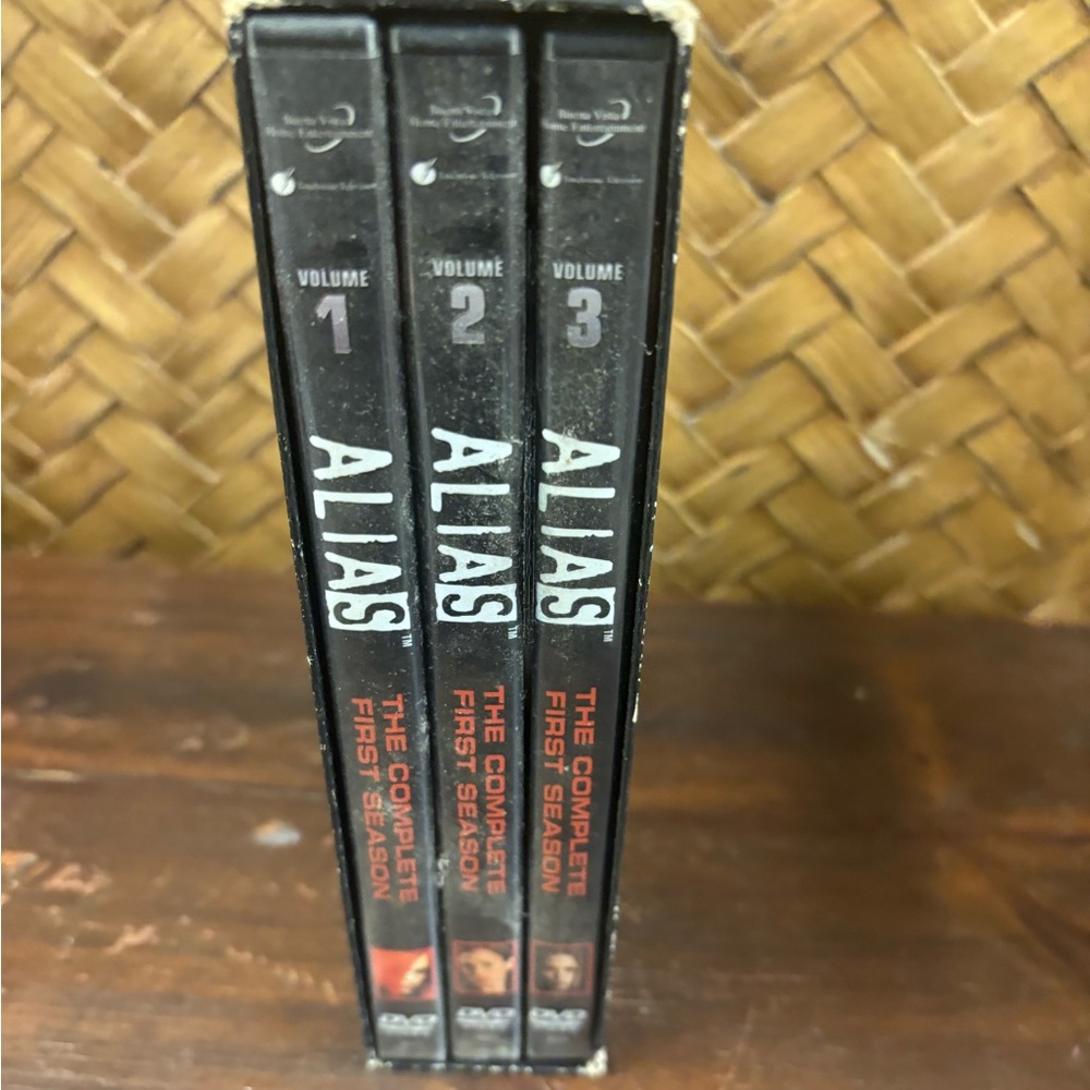 Alias Complete First Season DVD Set